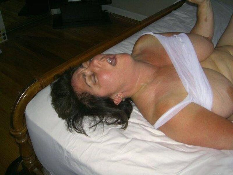 Milfs and mothers 