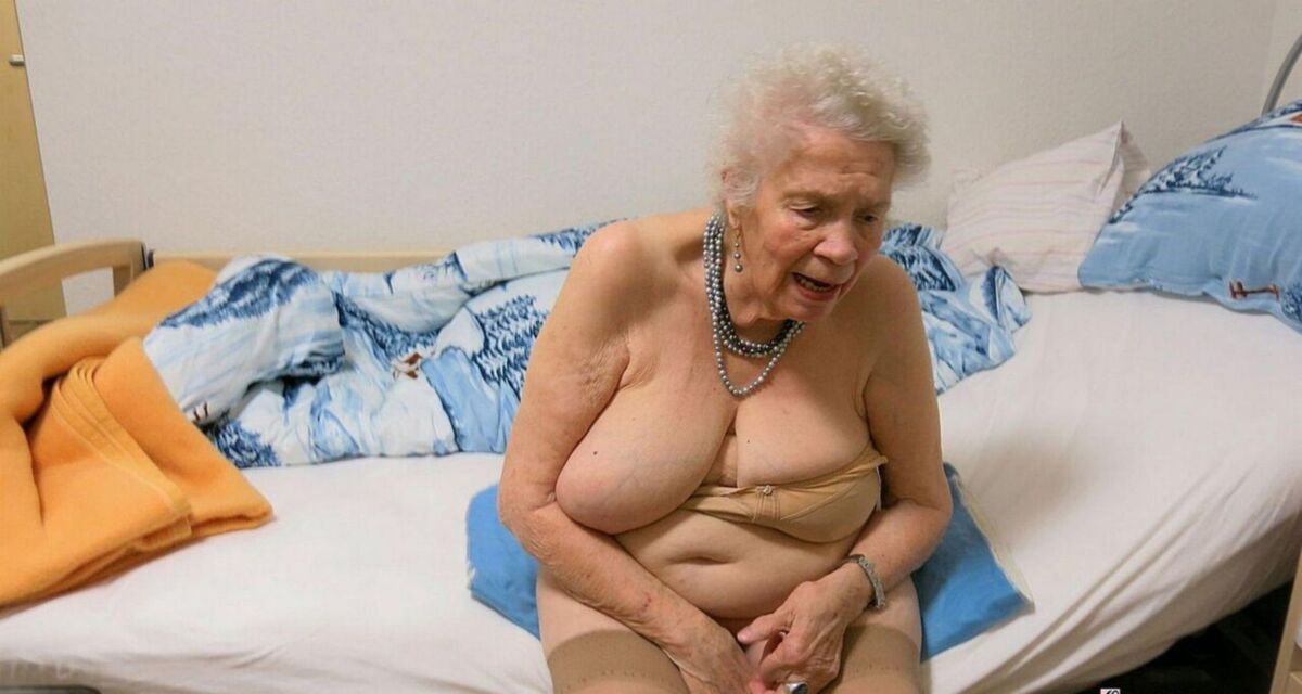 Gizelle une vieille grand-mère je me branle
