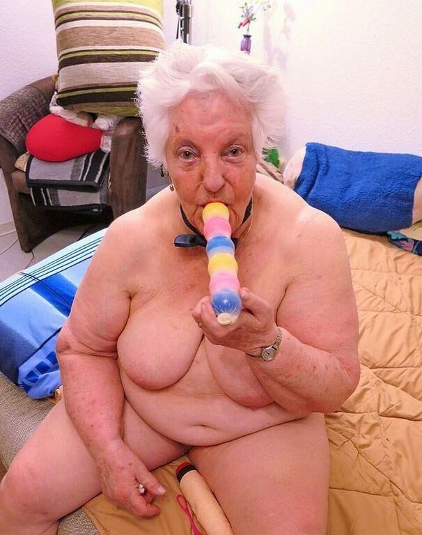 NATASHA AN OLD GRANNY I WANK OVER