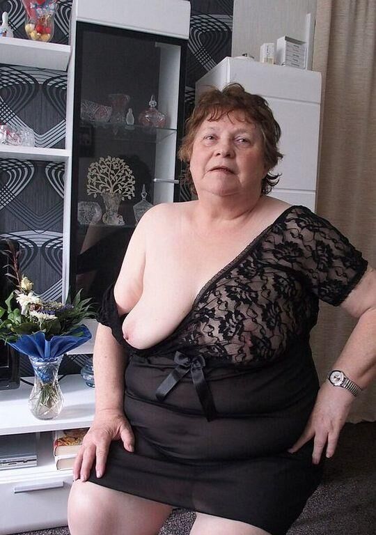 BETSY AN OLD GRANNY I WANK OVER