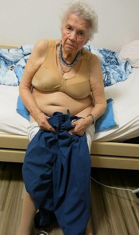 Gizelle une vieille grand-mère je me branle