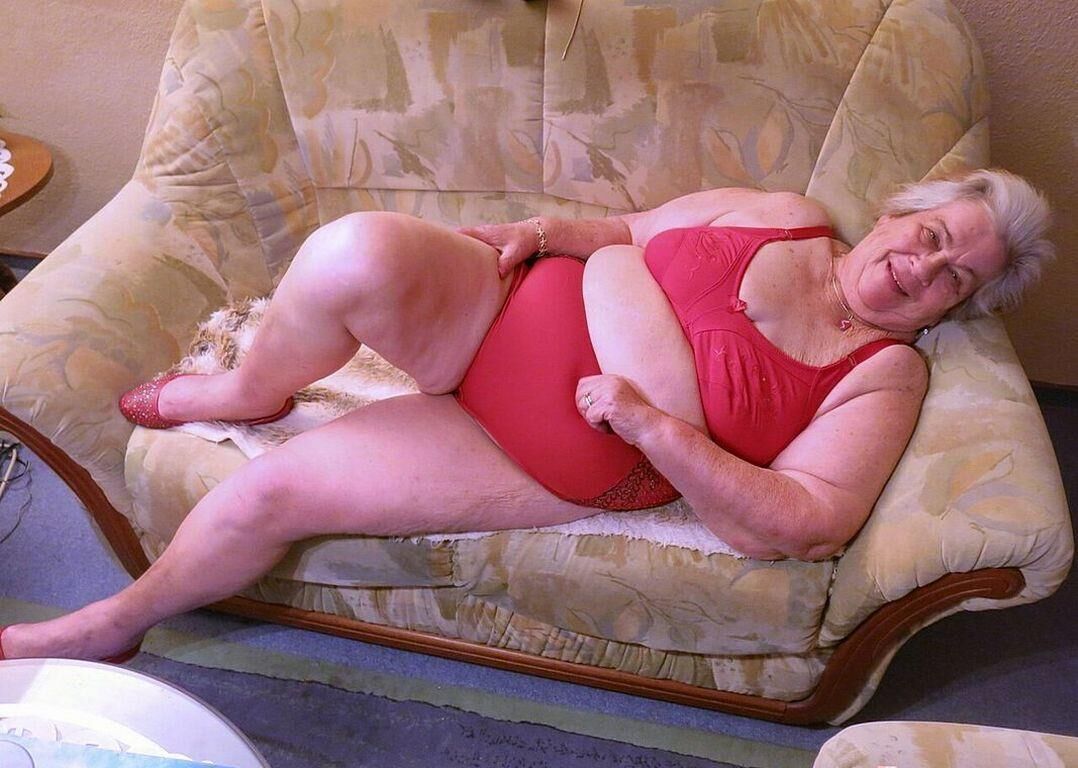 Renee une vieille grand-mère je me branle