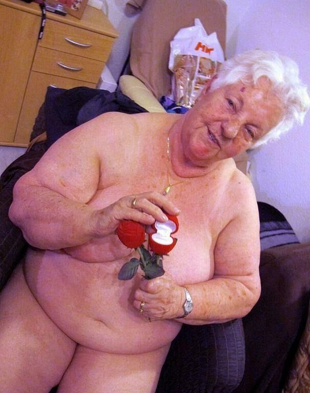 NATASHA AN OLD GRANNY I WANK OVER