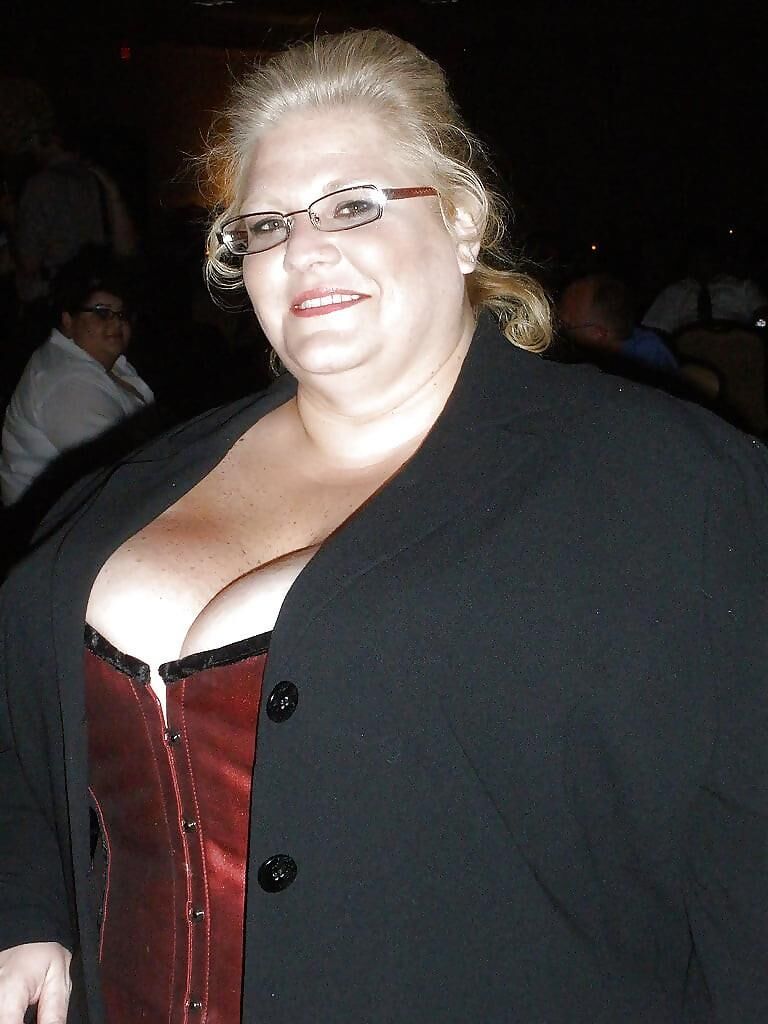 BBW成熟した服