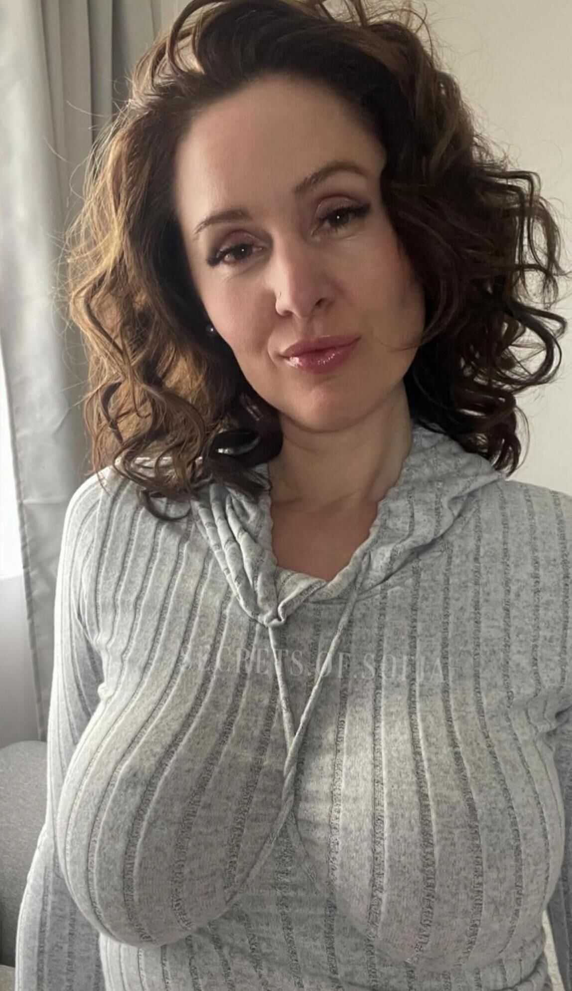 Busty Nn MILFアマチュア