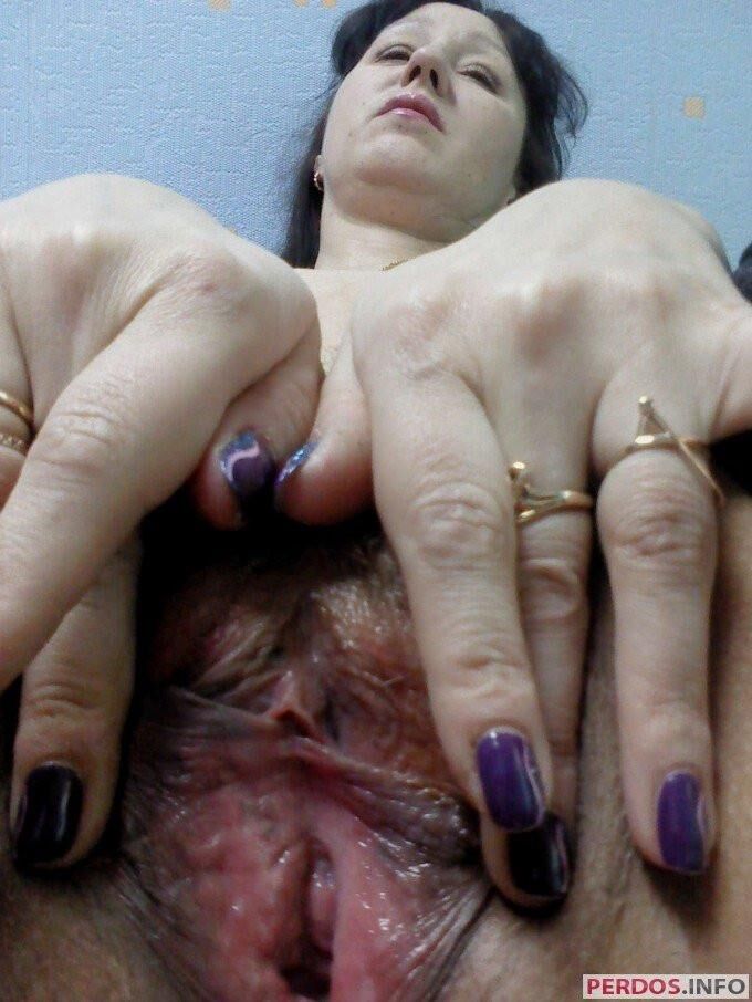 Mature Tatiana from Nizhnyi Tagil in Russia shows her big pussy