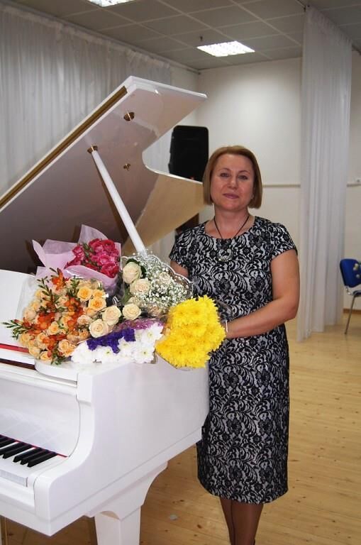 Music teacher Ludmila from Khimki in Russia