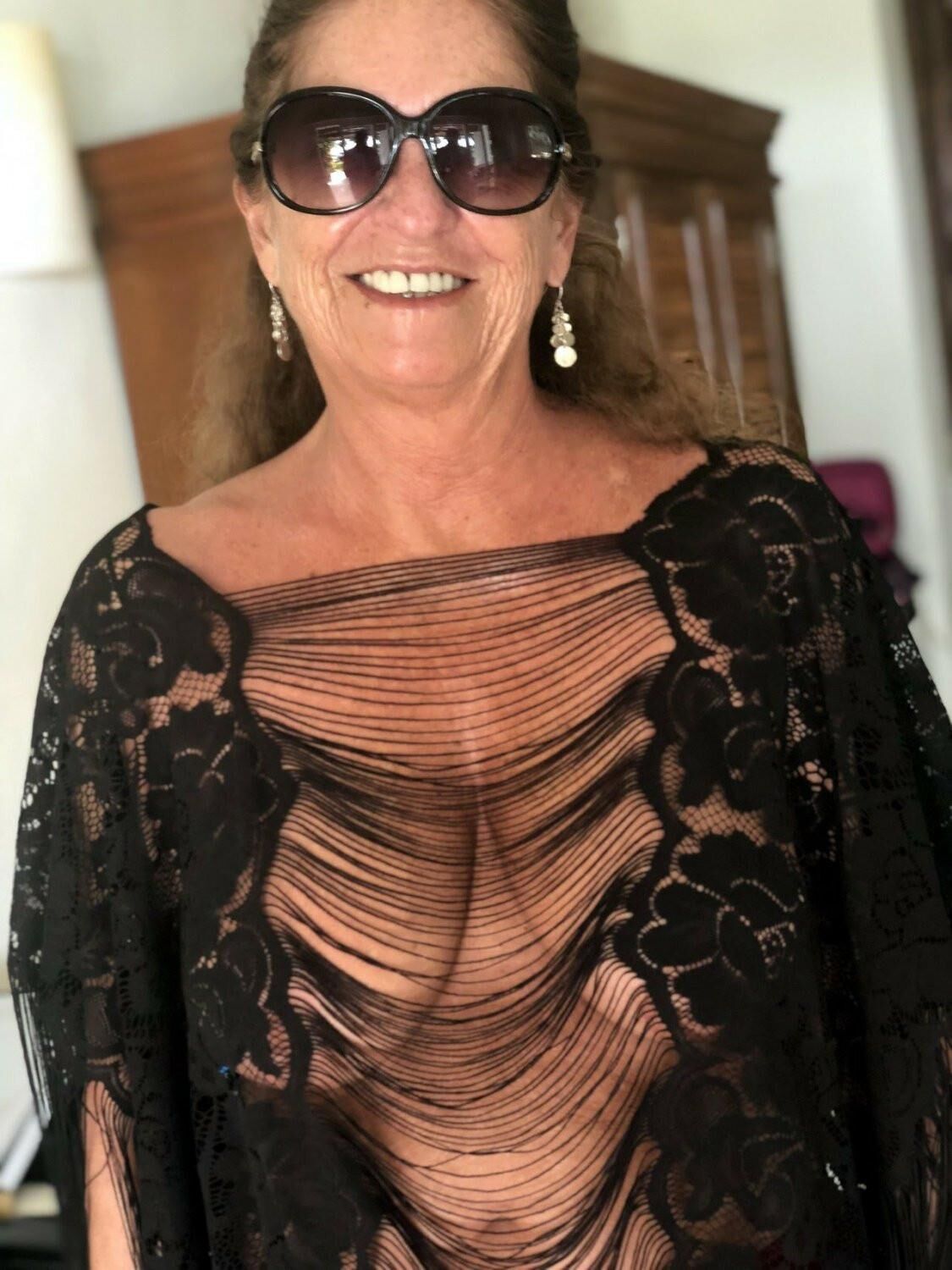 MATURE HOTTIE
