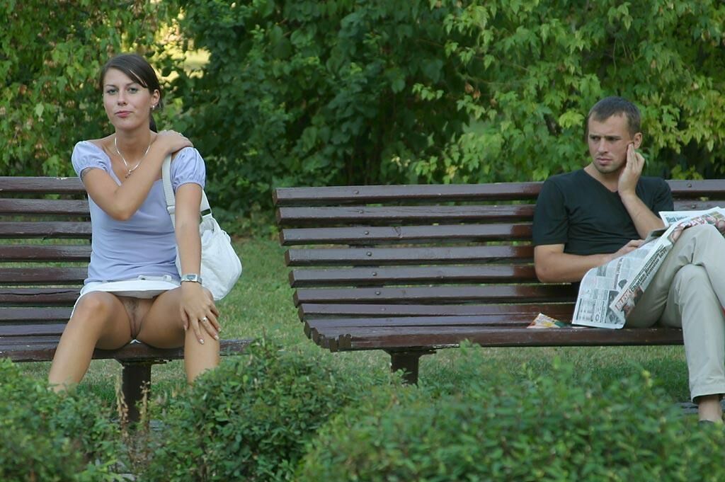 公園のベンチの売春婦