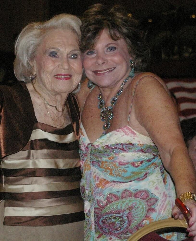 Elige a tu anciana favorita