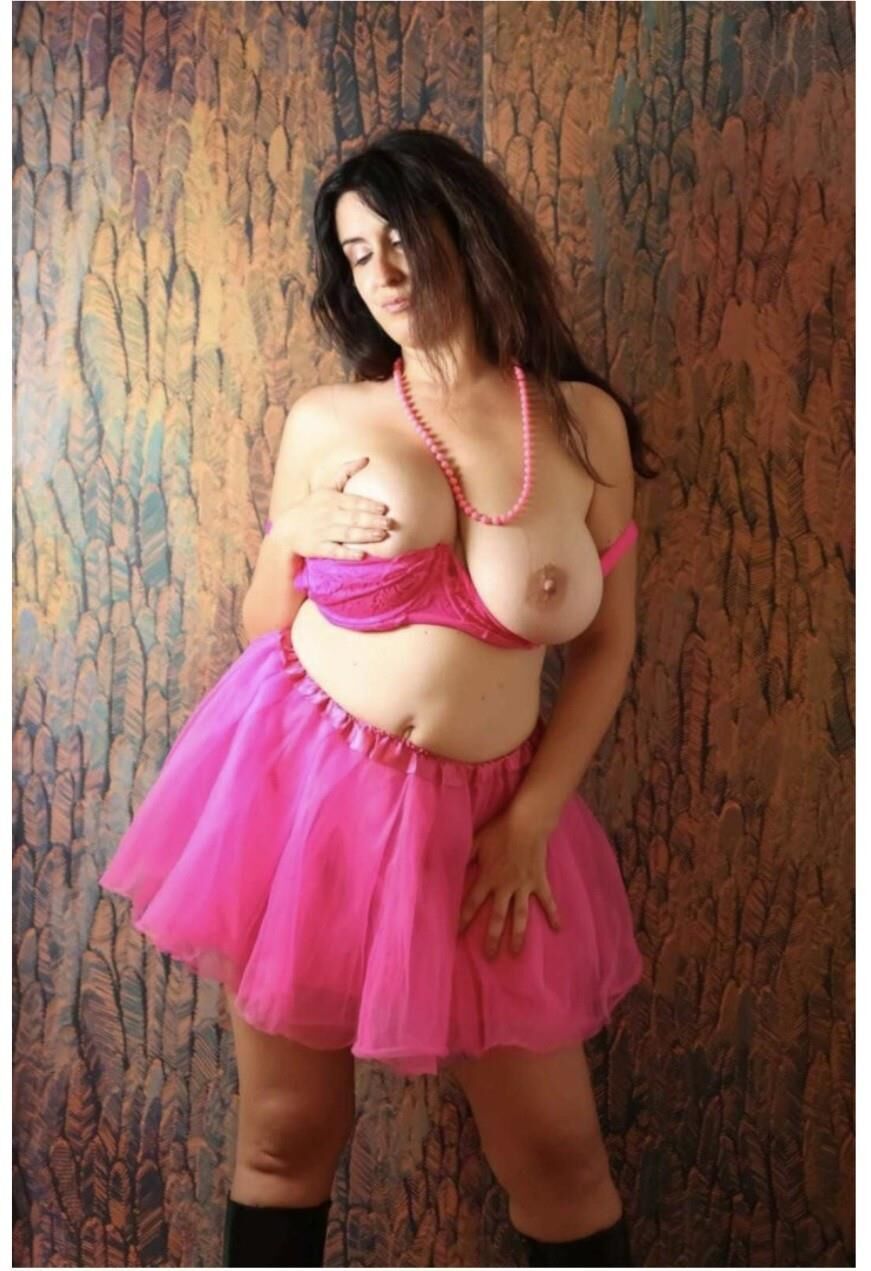 Angele Marie French Busty Model