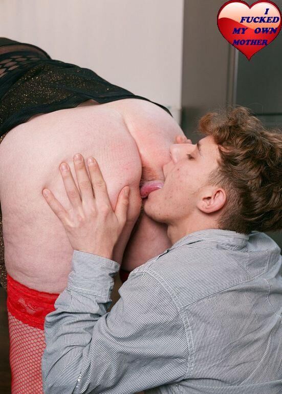 Junge Jungen gibt der Fotze seiner Mutter ein gutes Stampfen
