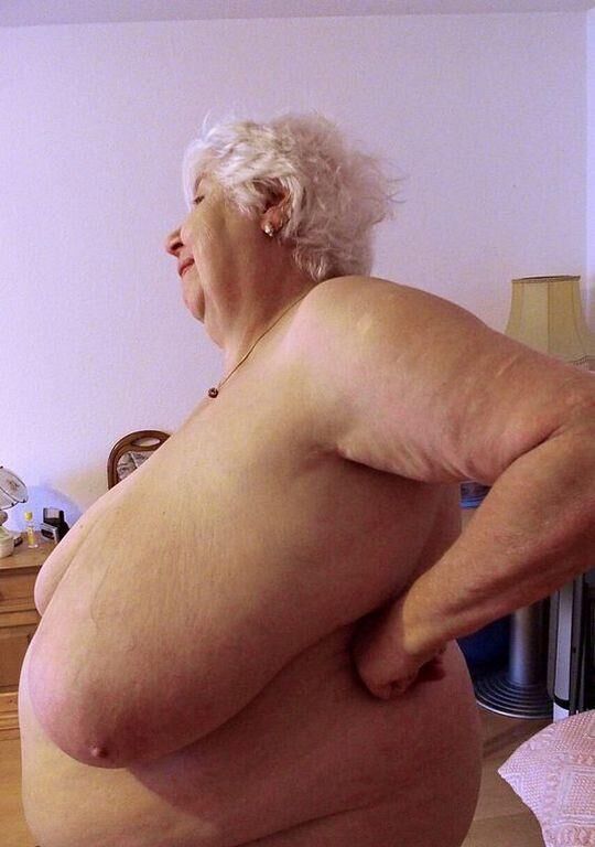 Serena eine alte Oma, die ich überwichse