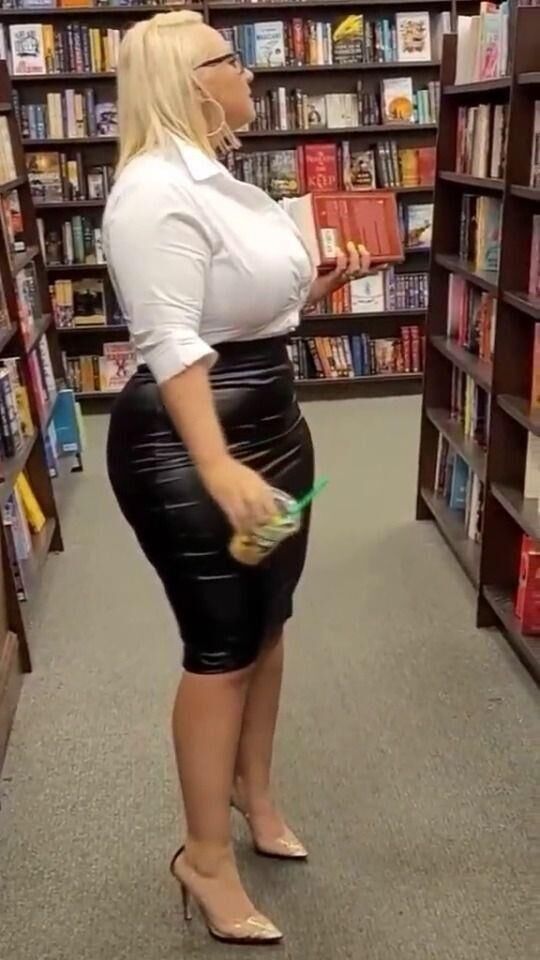 成熟した革の女