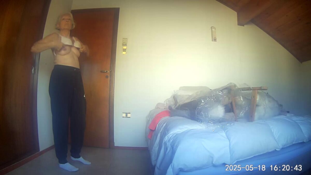 Ich spioniere meine Mutter aus