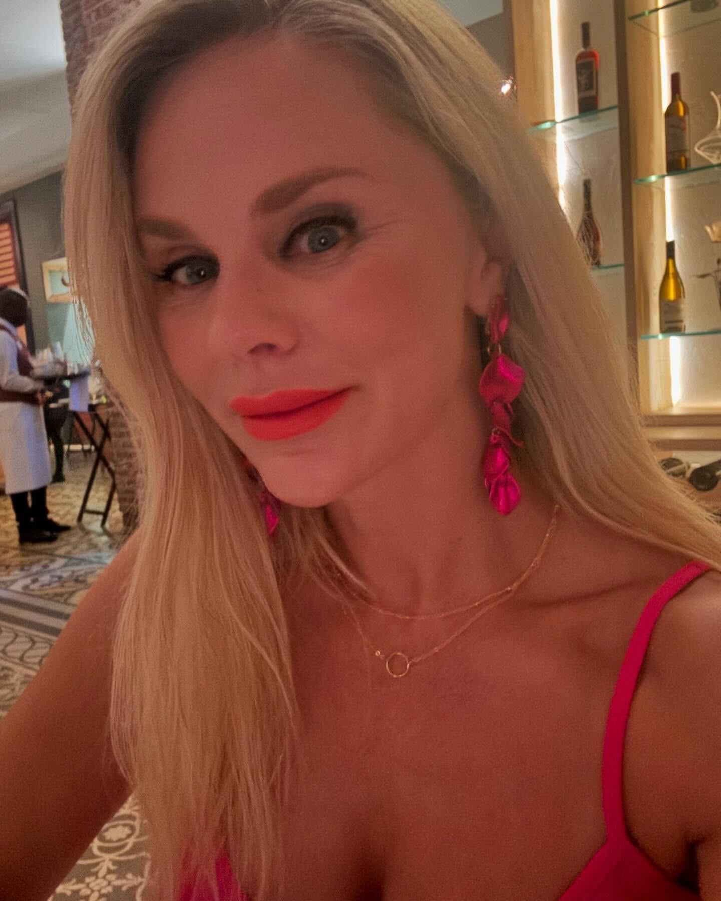 Blonde MILF CAT
