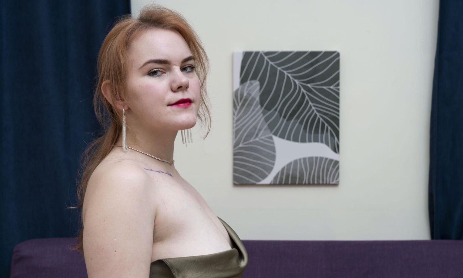 Alana Masturbates on the floor