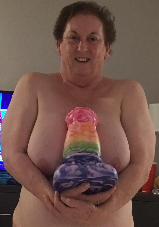 aussie_gilf_queen