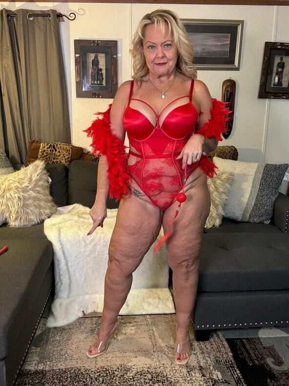 MATURE MILFS GRANNY 
