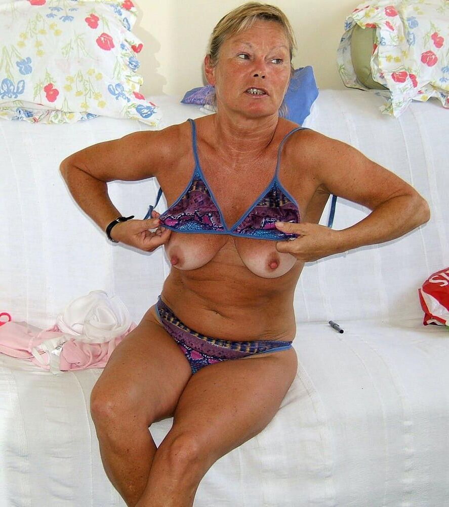 Hé maman, montre-moi tes seins!