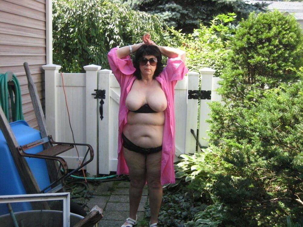 Hé maman, montre-moi tes seins!