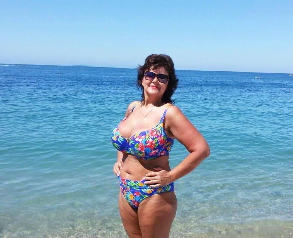 Gilf bikini babes