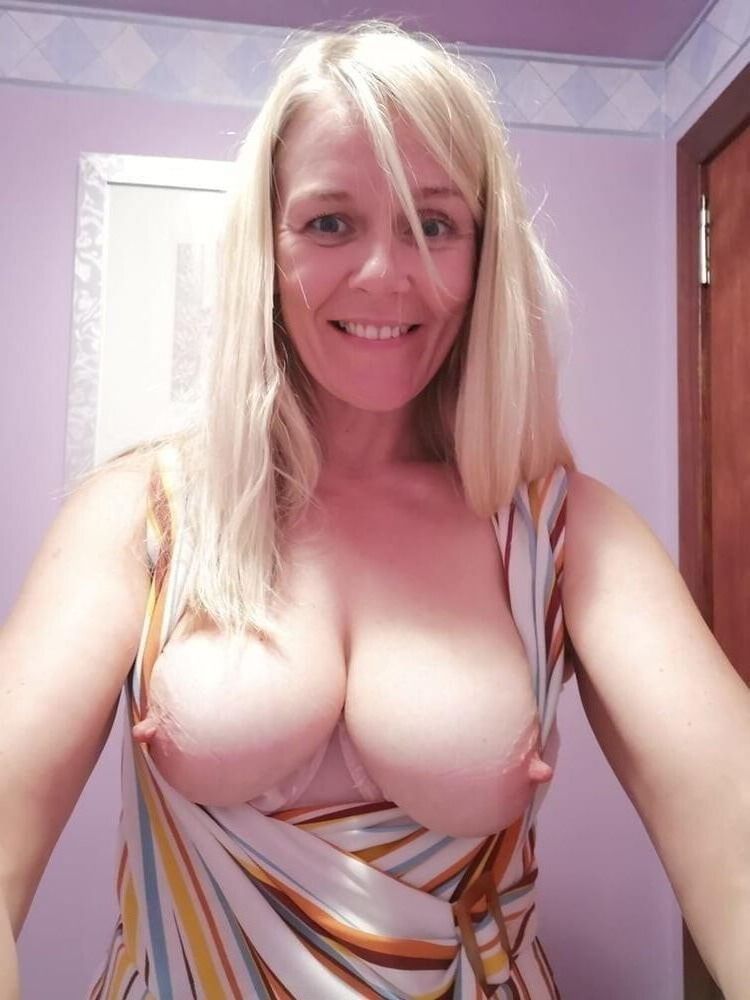 Teasing in Family Selfie your Son is going to remember !