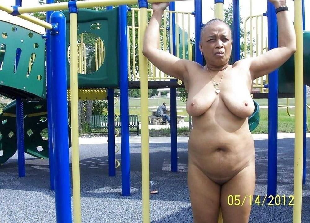 Black MILFs & GILFs