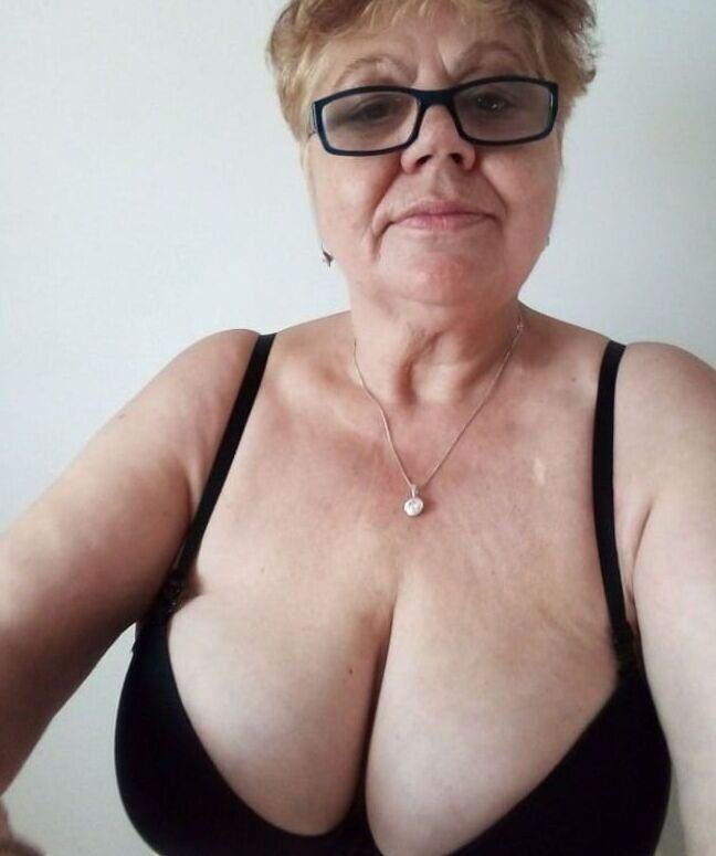 Big titted granny cleavage heaven 