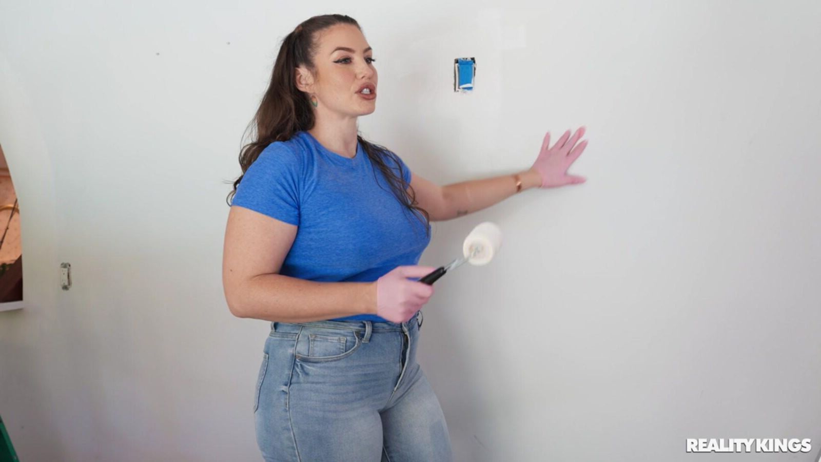 Mandy Waters yo Home Reno
