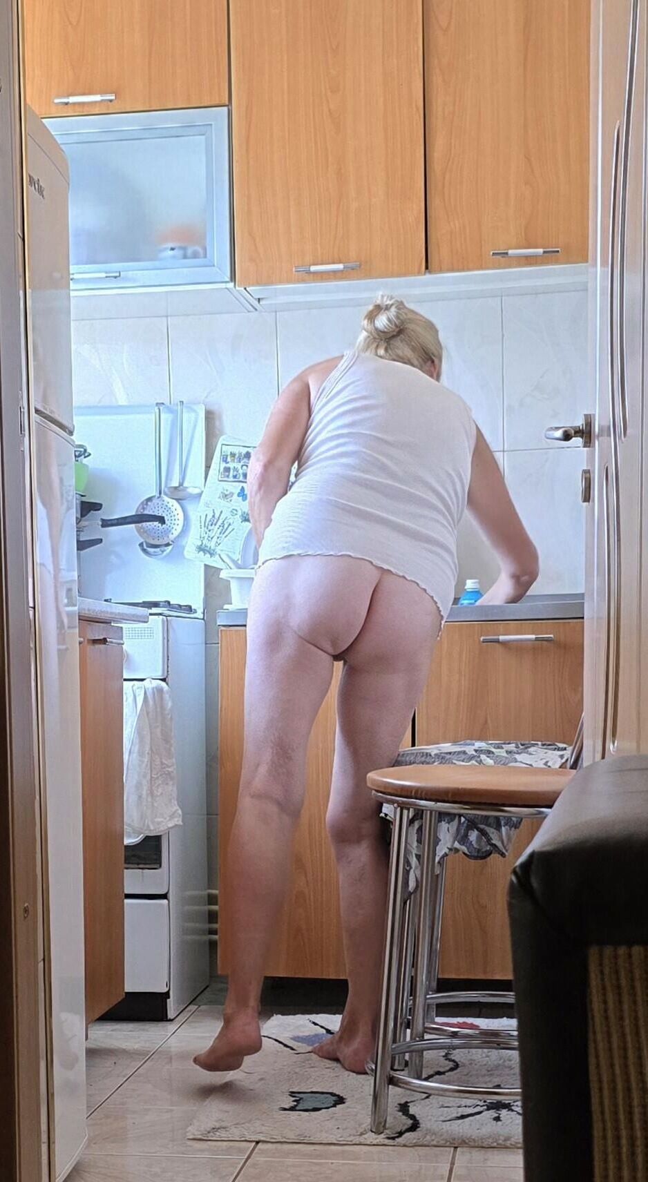 Slut Maria loves to be in her naked cunt