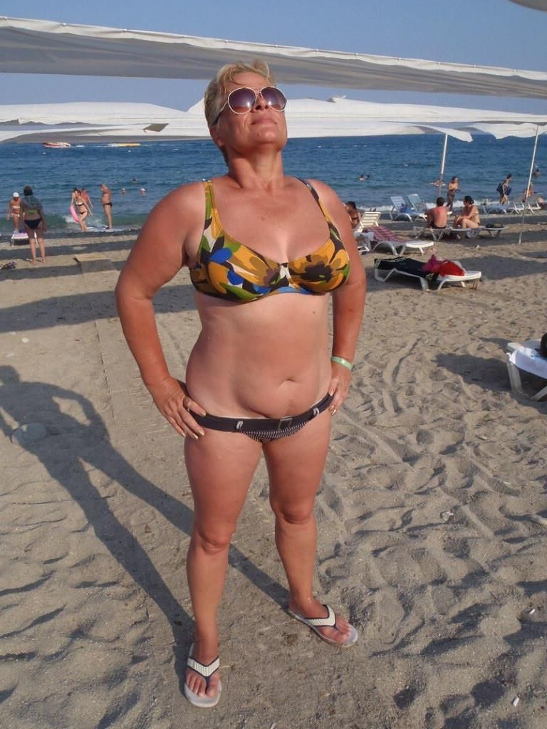 Gilf bikini babes 