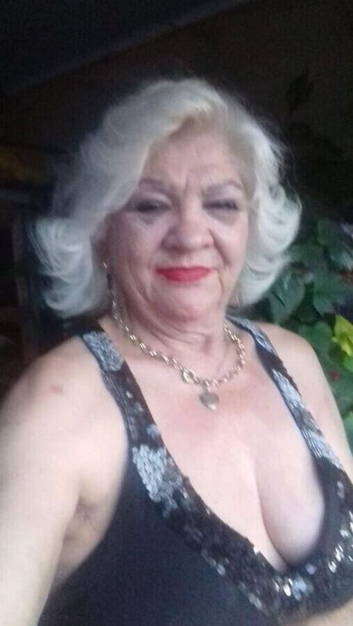 Help. Im addicted to granny cleavage.