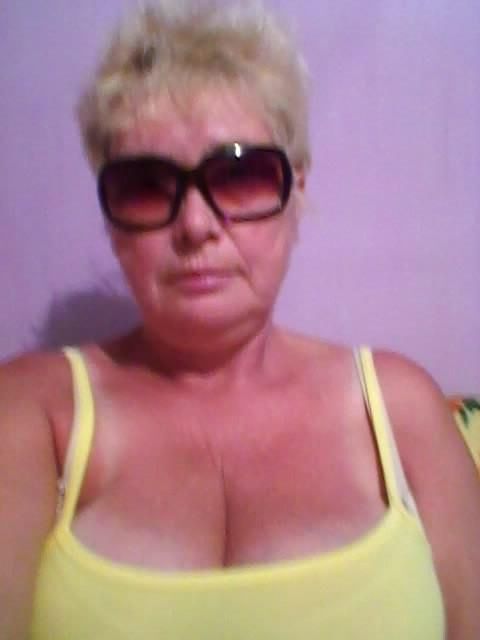 Big titted granny cleavage heaven 