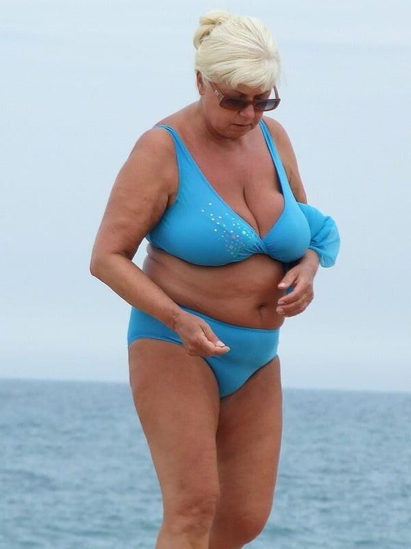 Gilf bikini babes 