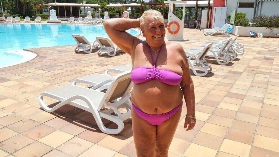 Gilf bikini babes 