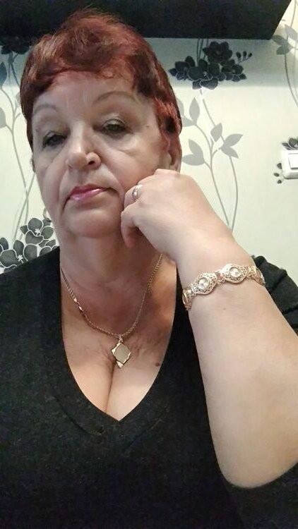Big titted granny cleavage heaven 