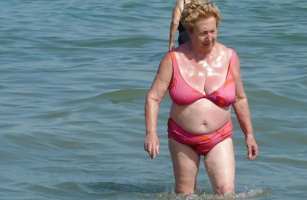 Gilf bikini babes 