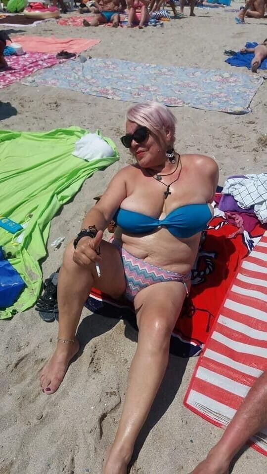 Gilf bikini babes