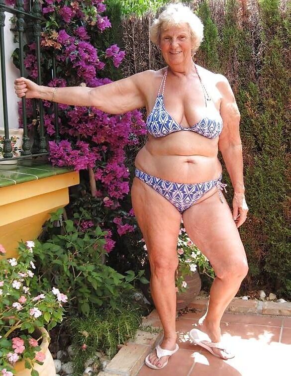 Gilf bikini babes