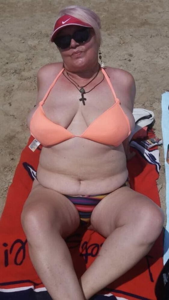 Gilf bikini babes