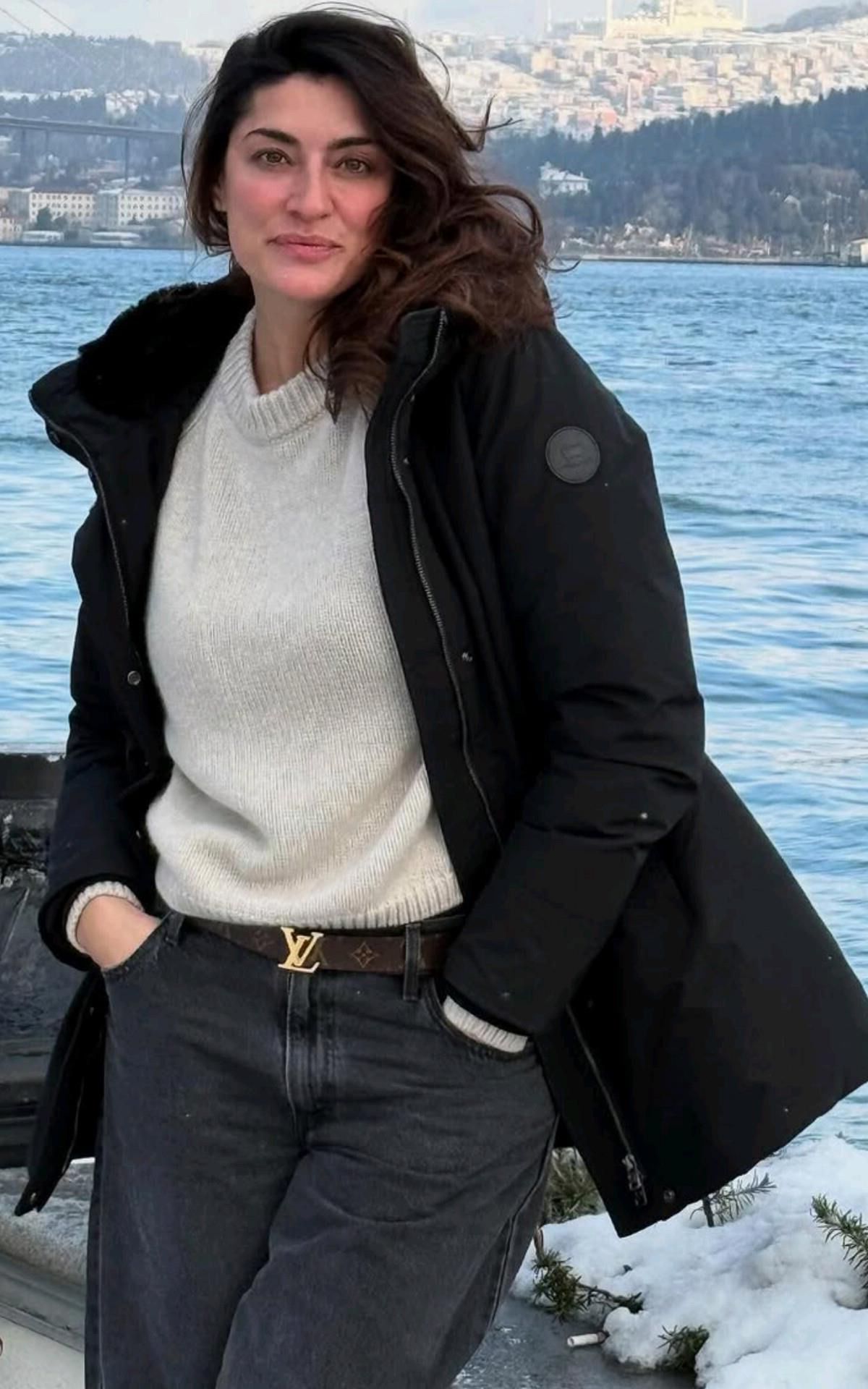 GODDESS Elisa Isoardi_