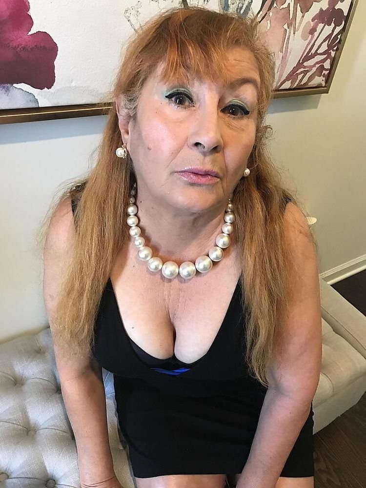 Help. Im addicted to granny cleavage.