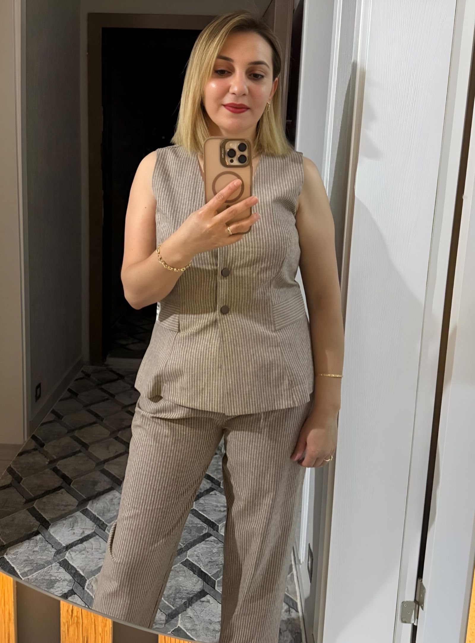 Türkische reife Dame Bild