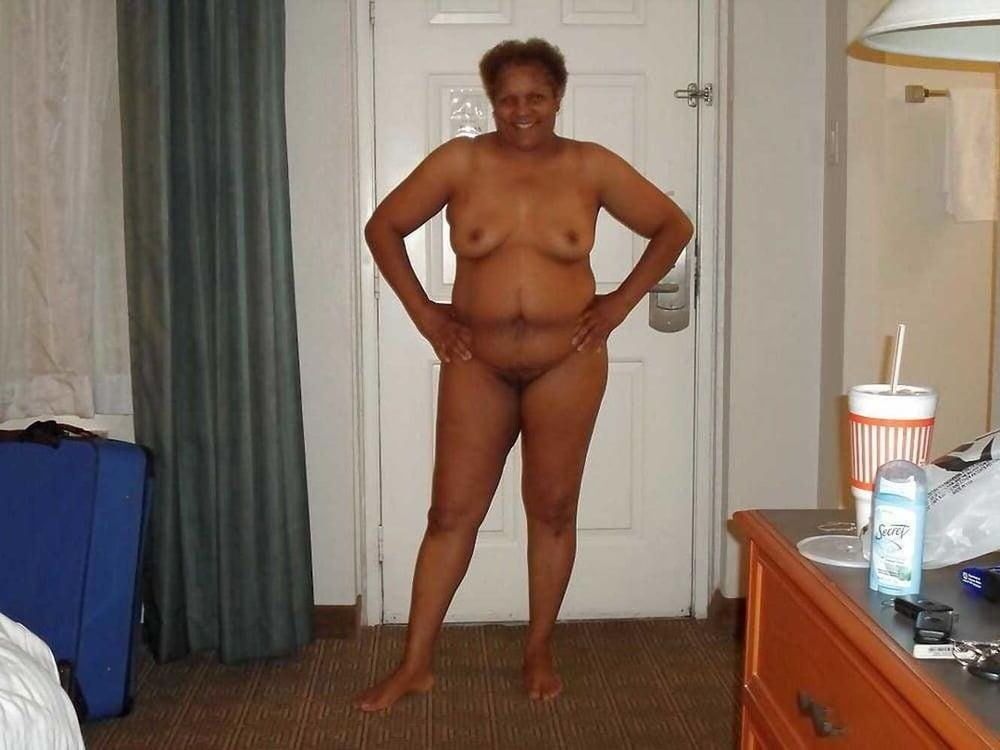 Black MILFs & GILFs