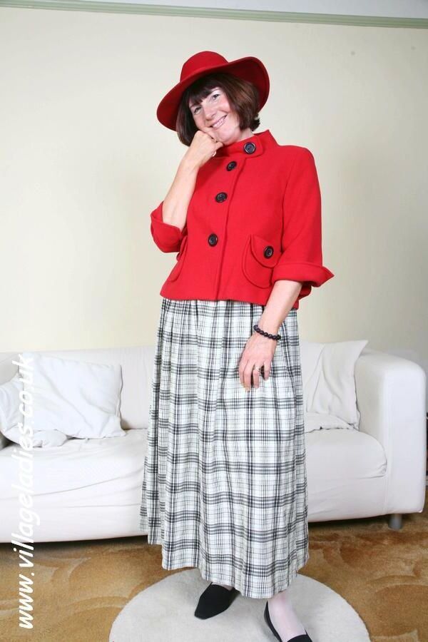 Carenza Struts Her Stuff For The Lads 