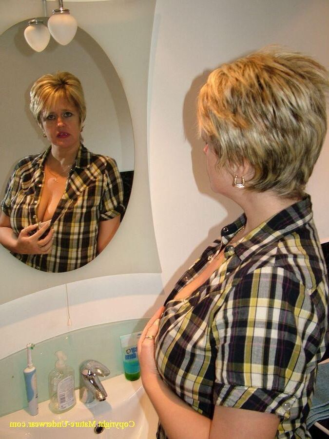 . Jayne Buxom mature wench