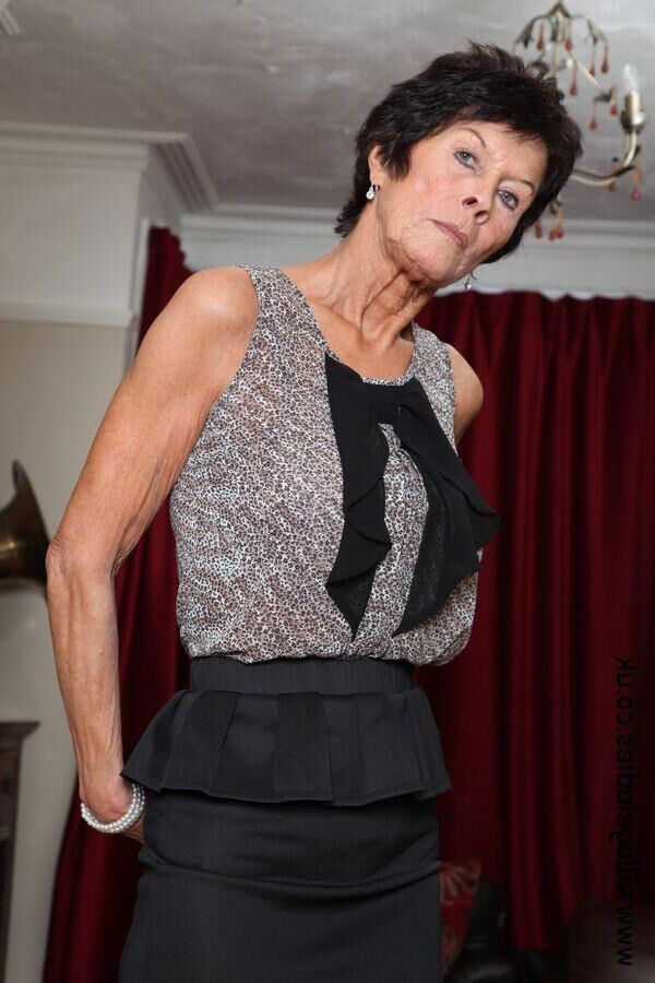 Well Dressed MILFs (Non Nude) 