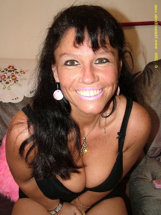 . Kim Mum has big knockers and gleaming white choppers