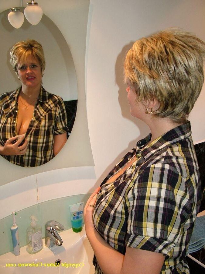 . Jayne Buxom mature wench